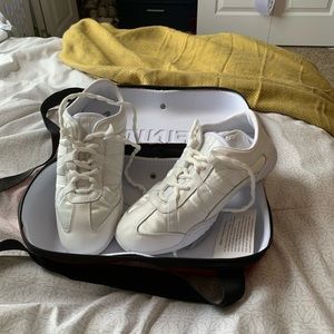 Nifinity Evolution Cheer Shoes